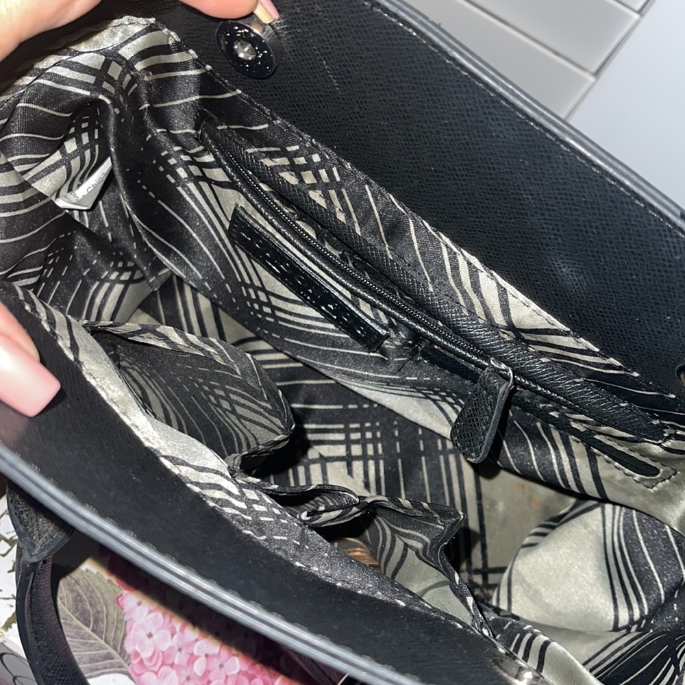 Trendy Handbag - Picture 4 of 4